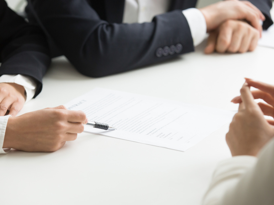 Corporate agreements and collective contracts development